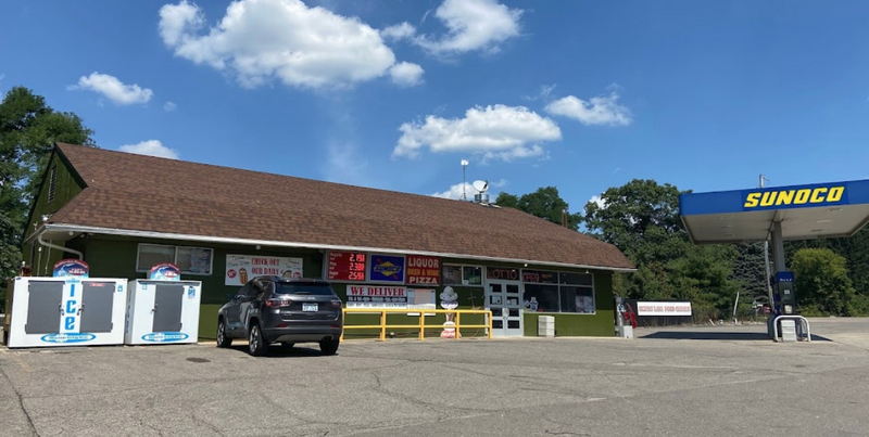 Runyan Lake Food Center (Sunoco Gas, Jennings Superette) - 2024 Street View Sunoco (newer photo)